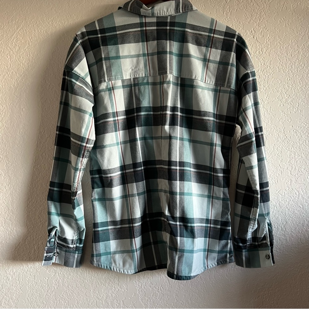 EUC Mountain Hardwear long sleeve shirt , size medium - Picture 4 of 5